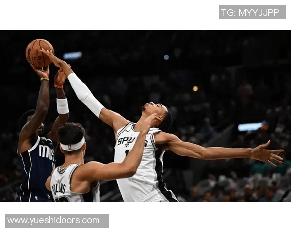 勇士主场力克马刺以129比115取得胜利展现强大团队实力