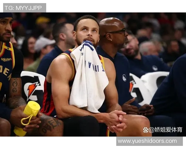 勇士与马刺西部决赛第二场激战回顾与精彩瞬间分析